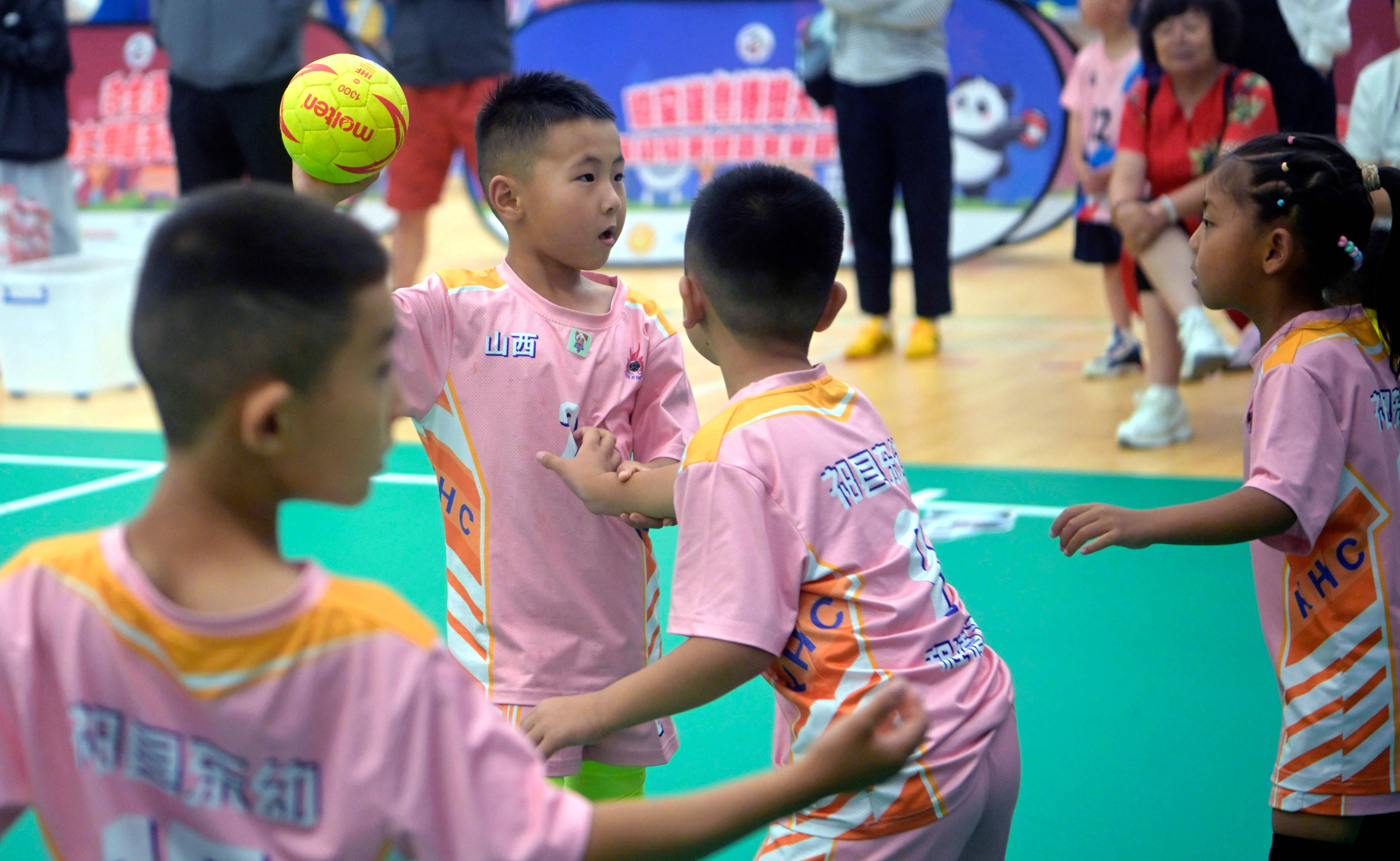 （体育）香港举办迎全运幼儿手球嘉年华活动