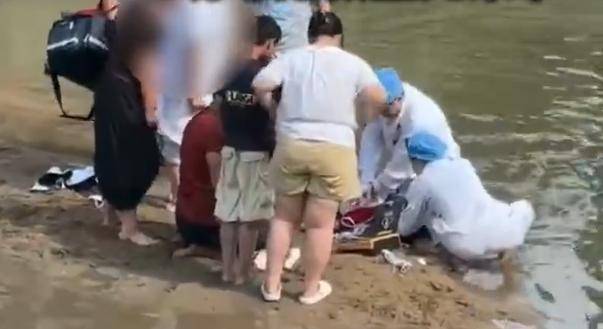 广州一小男孩河边溺水