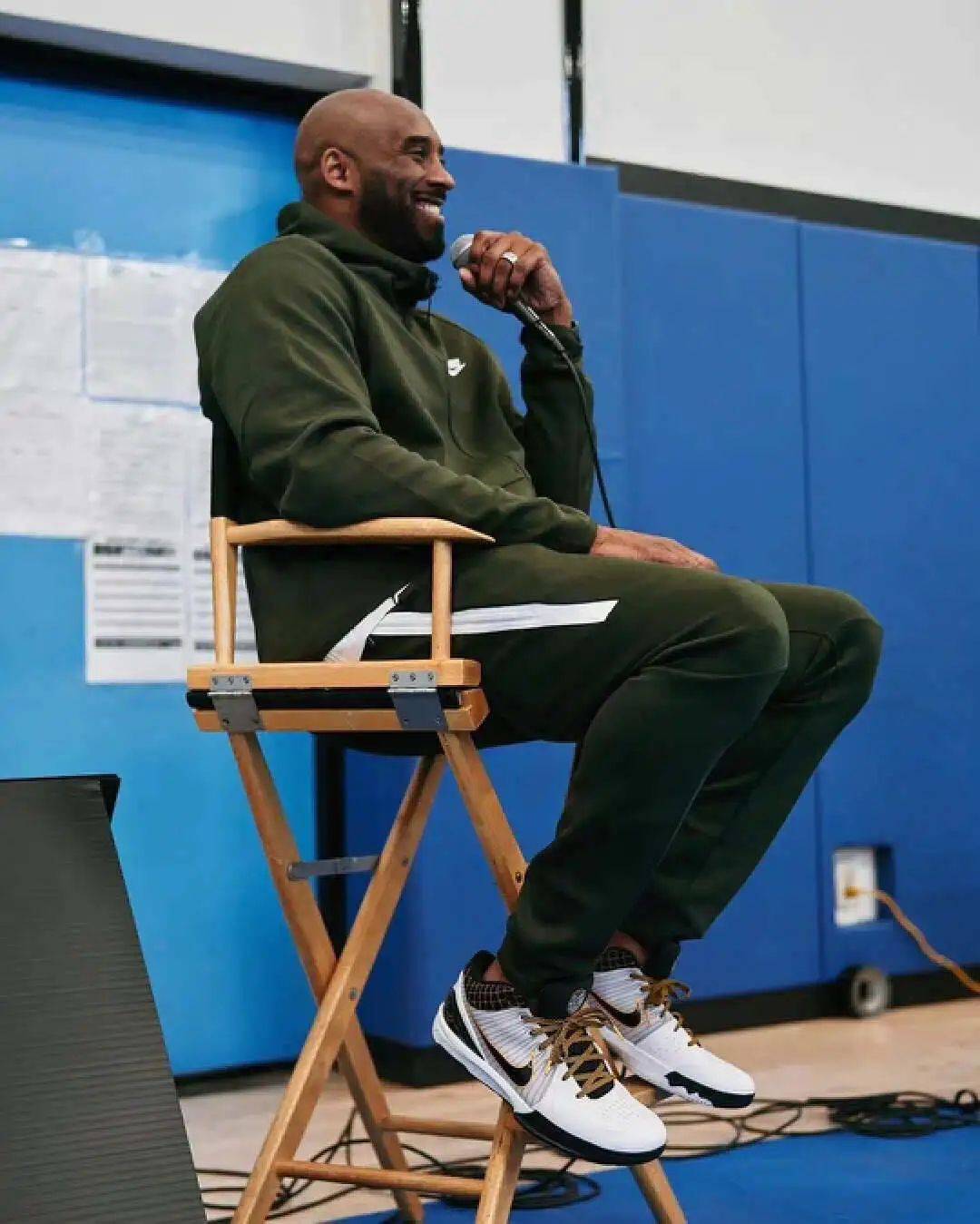 2010年科比五冠在手站在荣耀之巅的zoom kobe 5成为实战党心中的最强