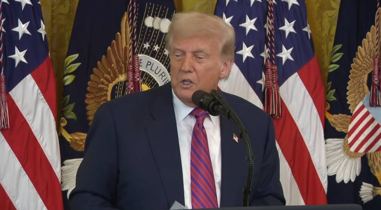 美国总统特朗普签署稳定币相关法案_搜狐网