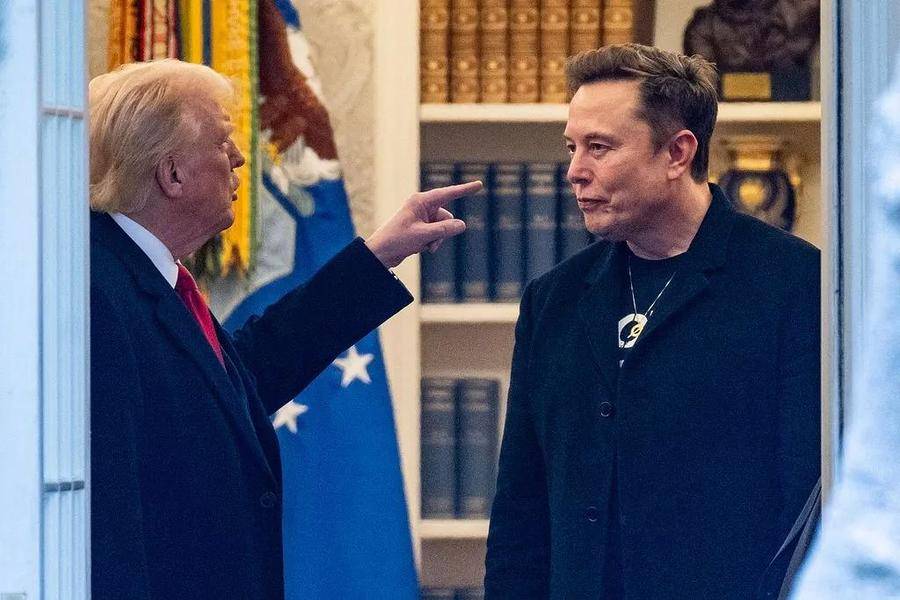 特朗普开查马斯克：已开始审查SpaceX公司与政府机构的合同 -华闻时空
