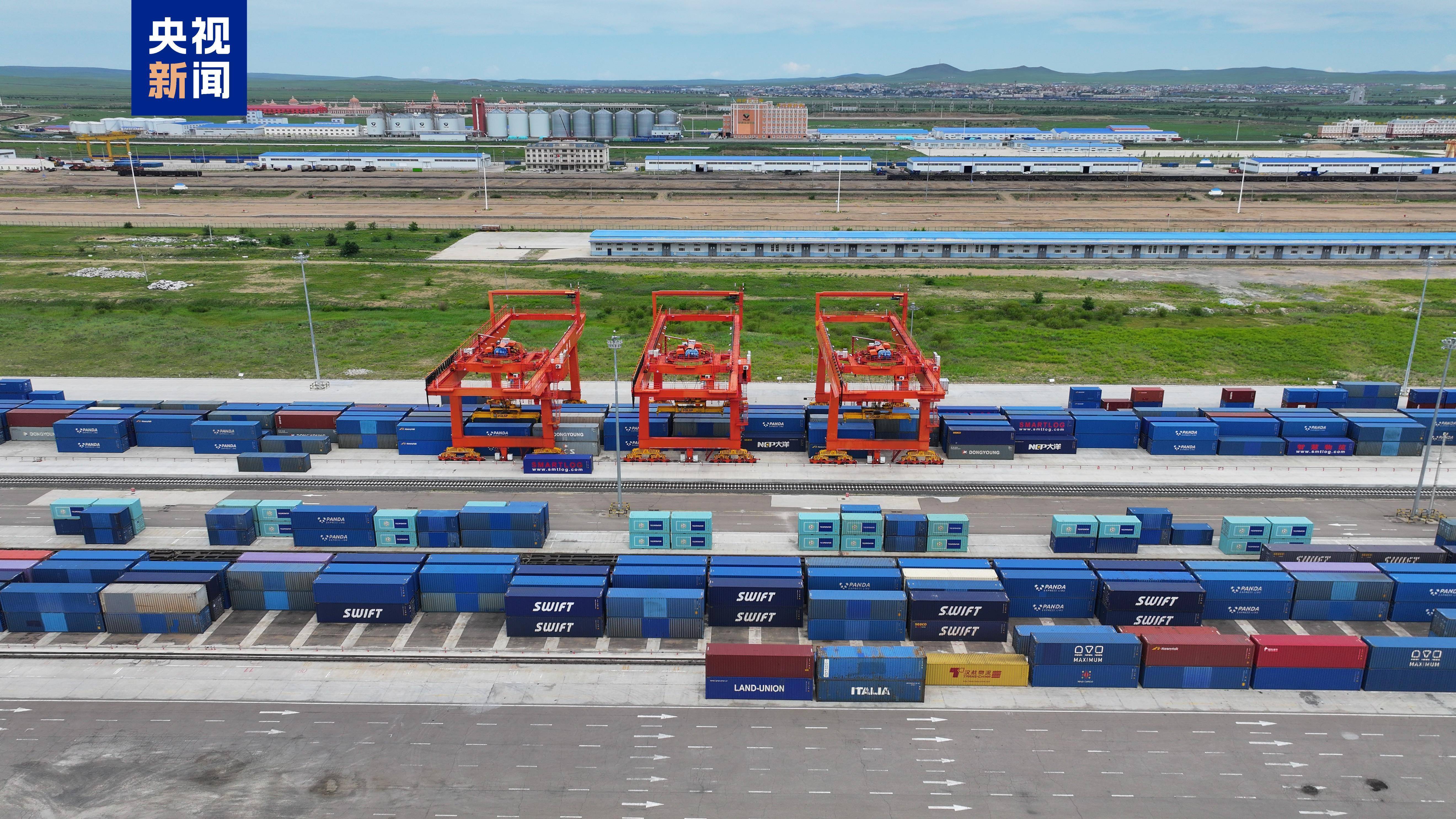 满洲里铁路口岸中欧班列通行突破30000列