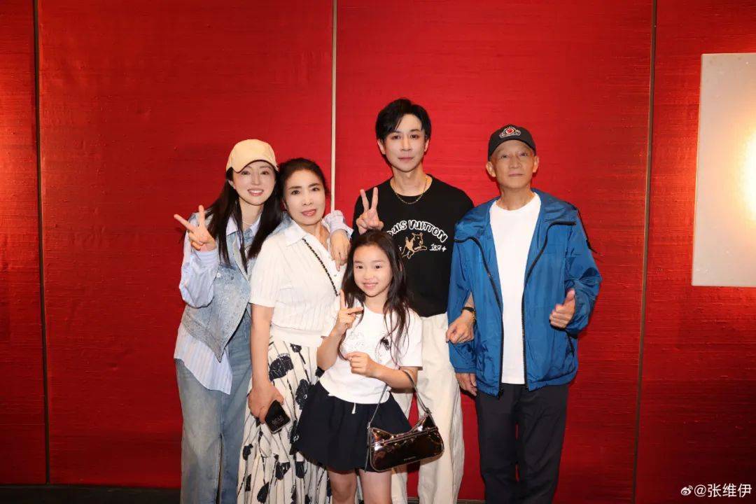 张维伊求婚董璇视频公开，全程爆哭：我从来不相信婚姻，直到我遇到你