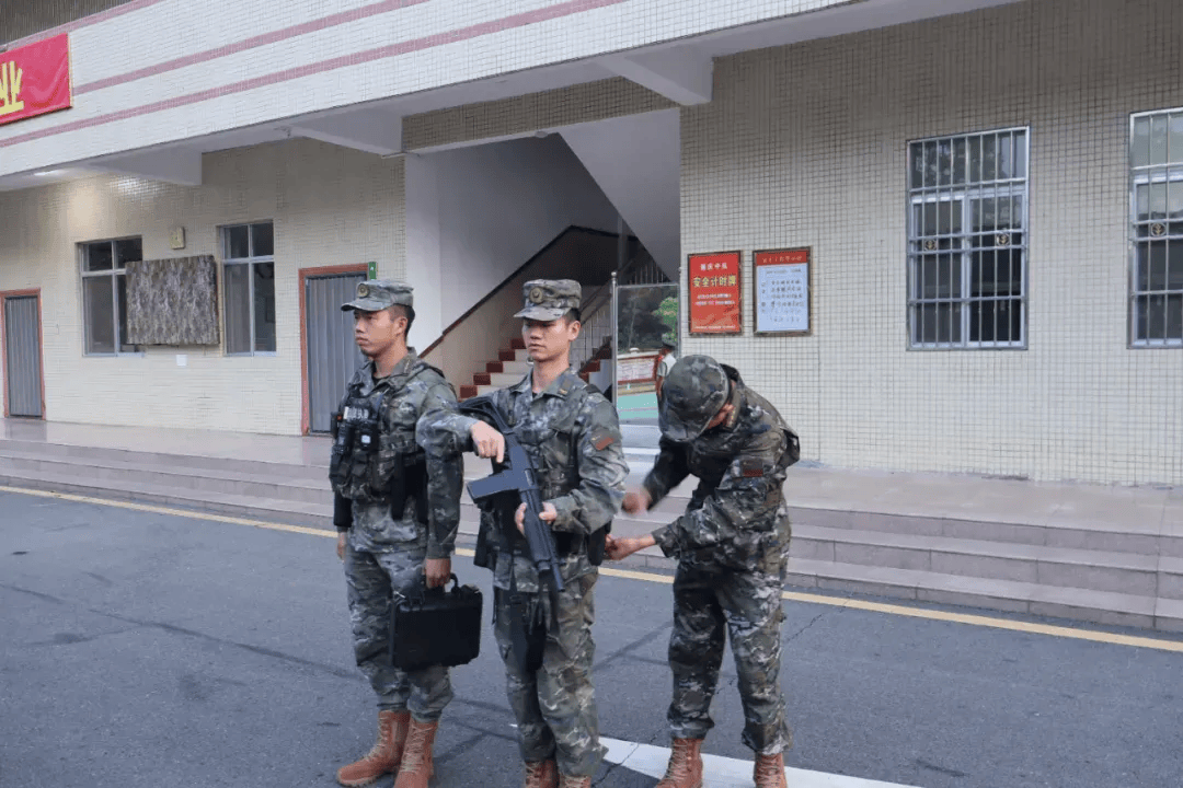 罗子平，军考712.6分，武警部队第一名！