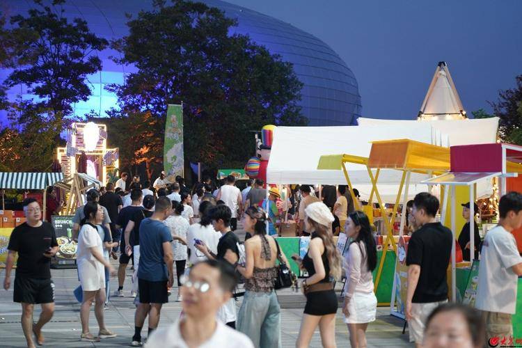 第35届青岛国际啤酒节西海岸会场·嘉年华分会场盛装启幕，第二届嘉年华美食啤酒季点燃夏日激情