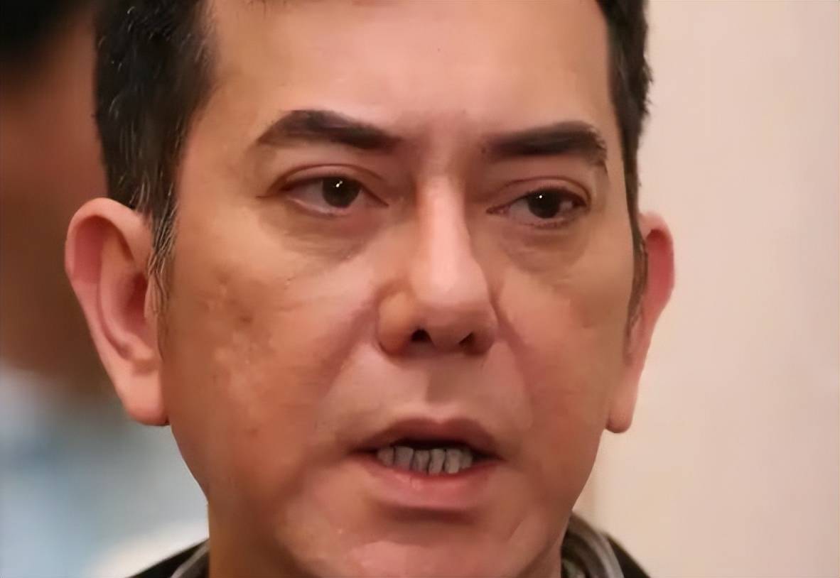 《戏台》票房冲5亿，陈佩斯耗尽心血，却为站队“港独”的他买单