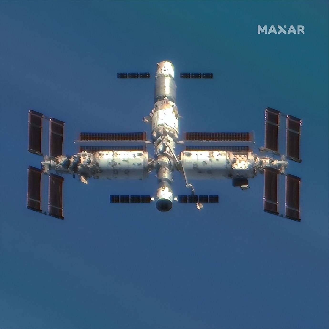 原创             技不如人？中美卫星拍对方航母，美国的一清二楚，为啥中国很模糊