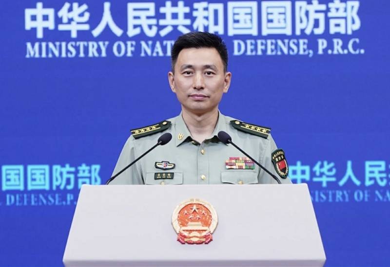 国防部答南都：解放军和武警部队官兵正奋战在防汛救灾一线