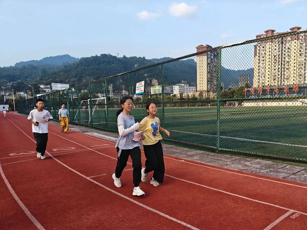 防溺水安全教育 | 运动过暑假 健康伴成长