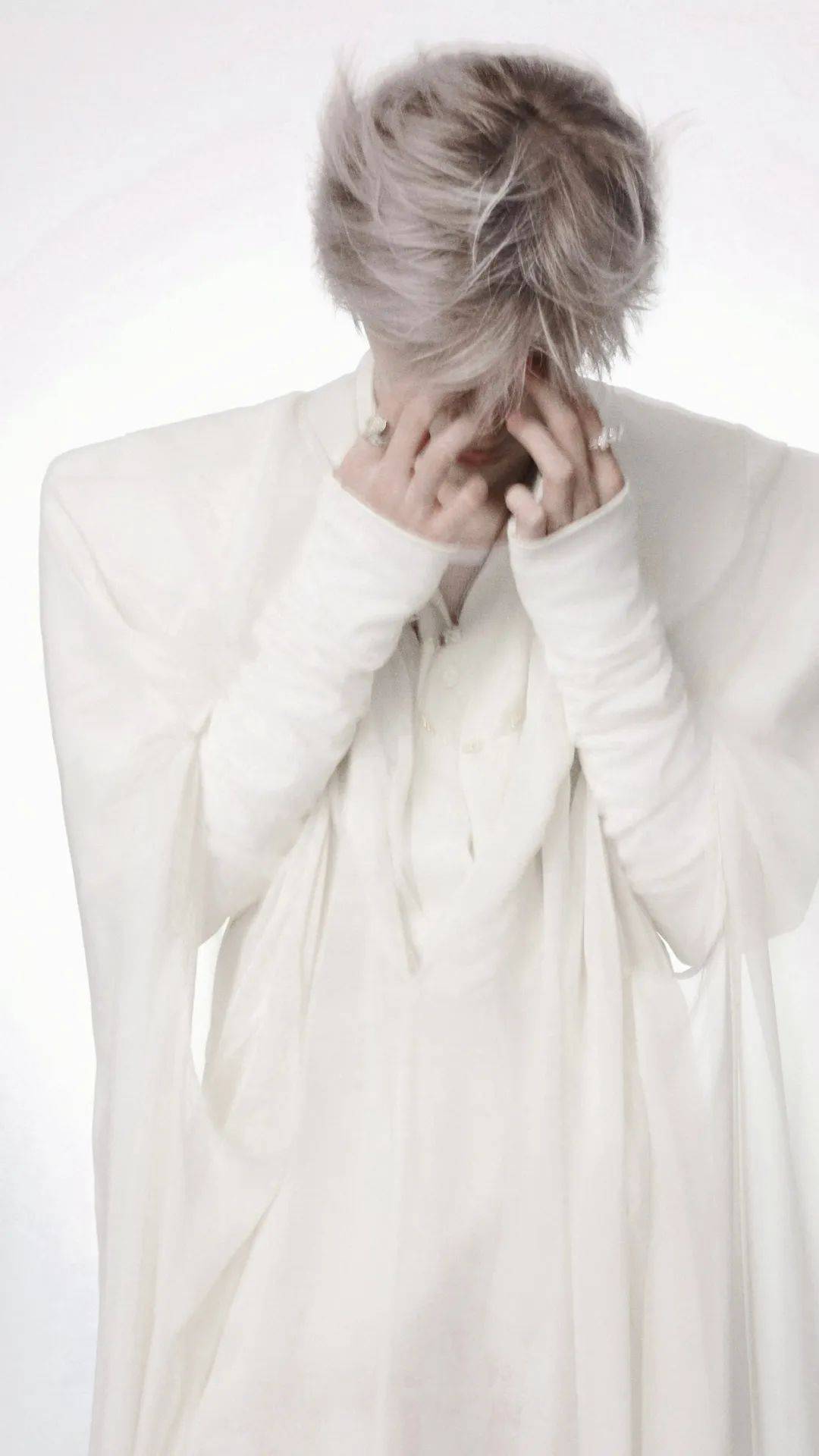 最新易烊千玺壁纸走一波