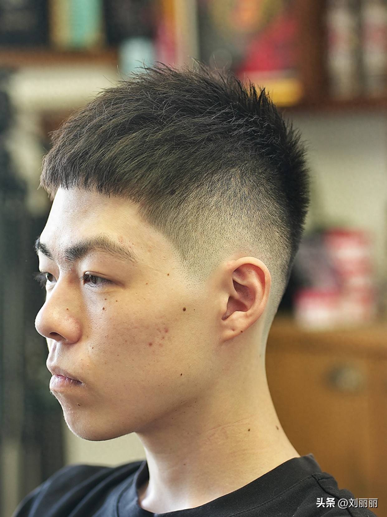 救命这些男士发型帅到让路人追着问理发店