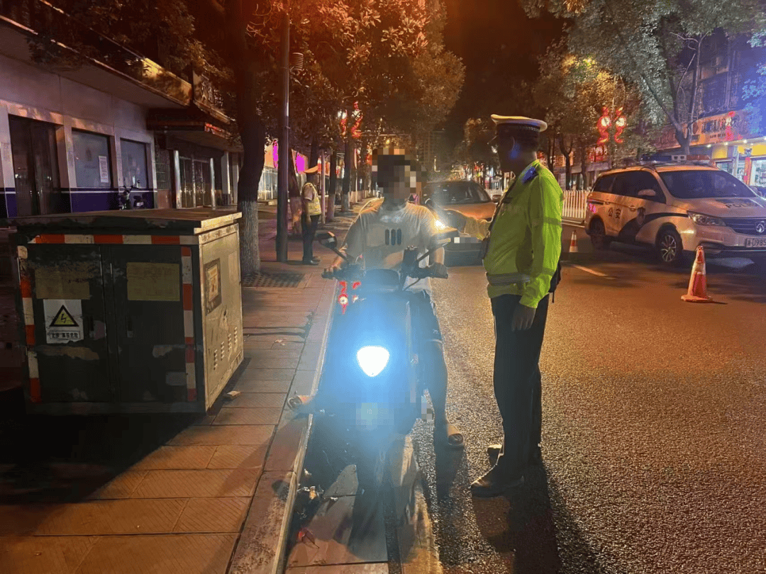 多地严查“人造太阳”！湖南交警提醒