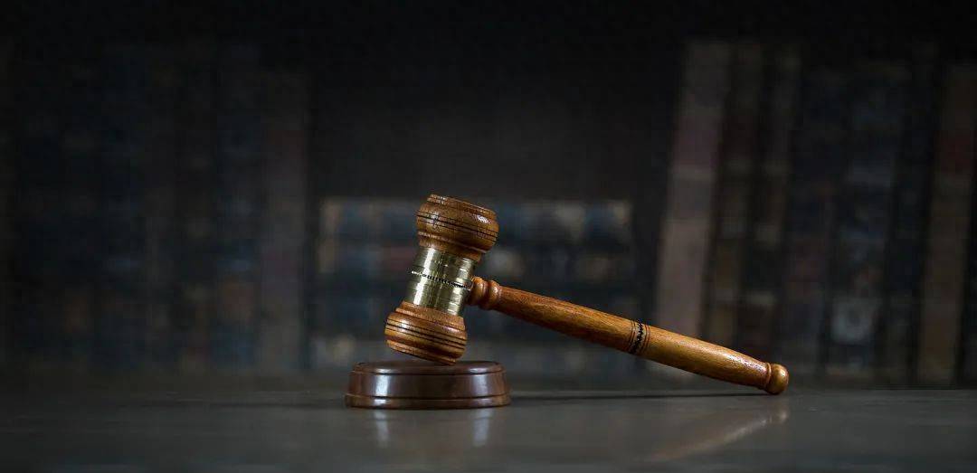 一企业以抓阄决定员工去留，抽中离开的员工被裁员，法院判了