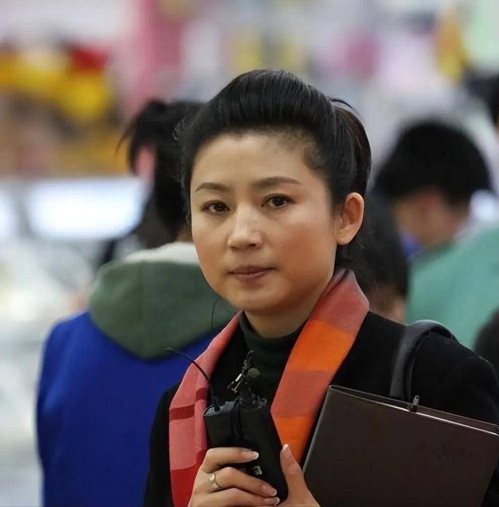 央视主持人王小丫,病床上的留言催人泪下,如今57岁感悟人生