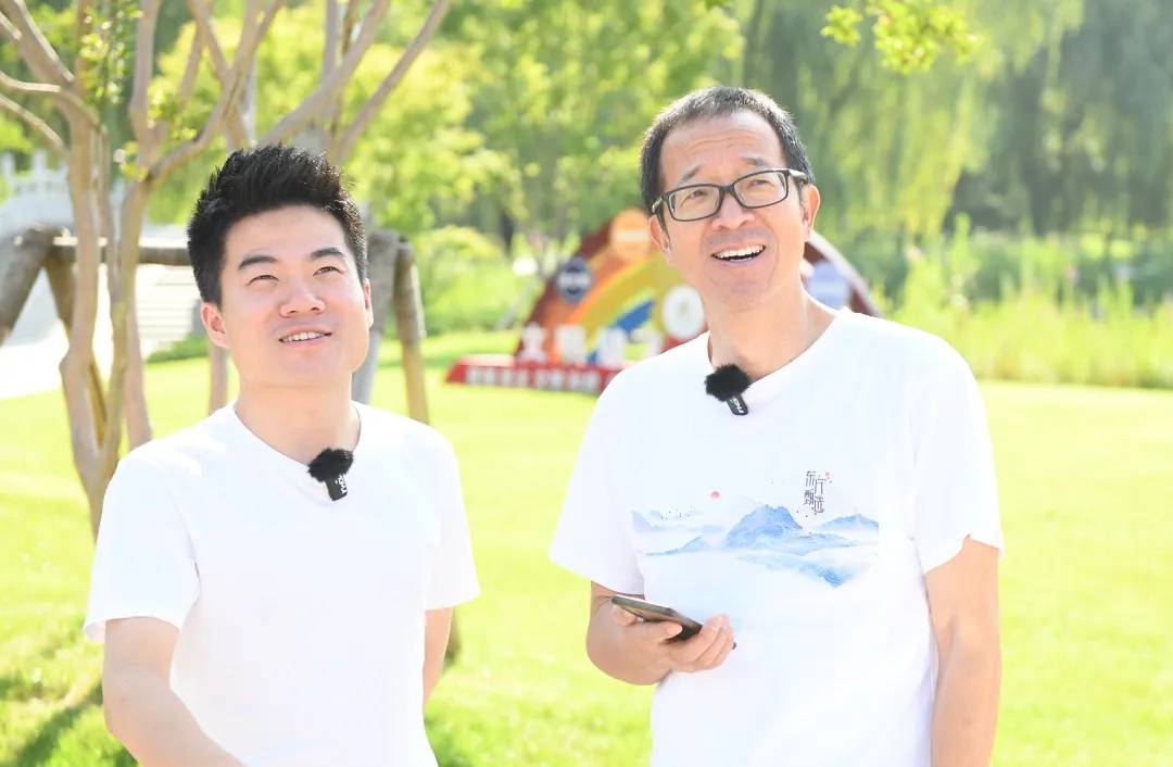 罗永浩称董宇辉单飞后年收入超20亿，未独立时“北京买房还要借钱交首付”