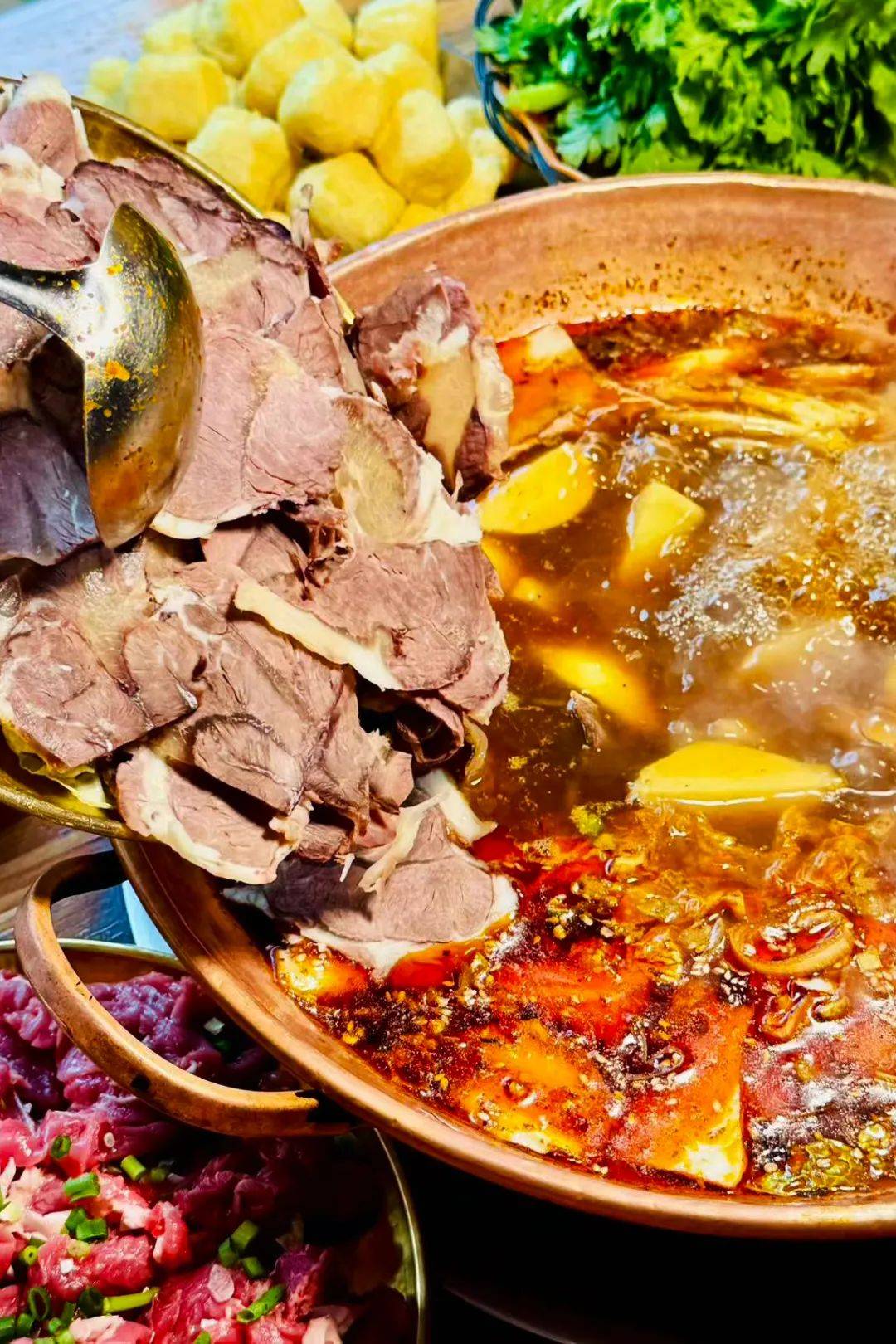 西南的美食小城，人少味道好 -华闻时空