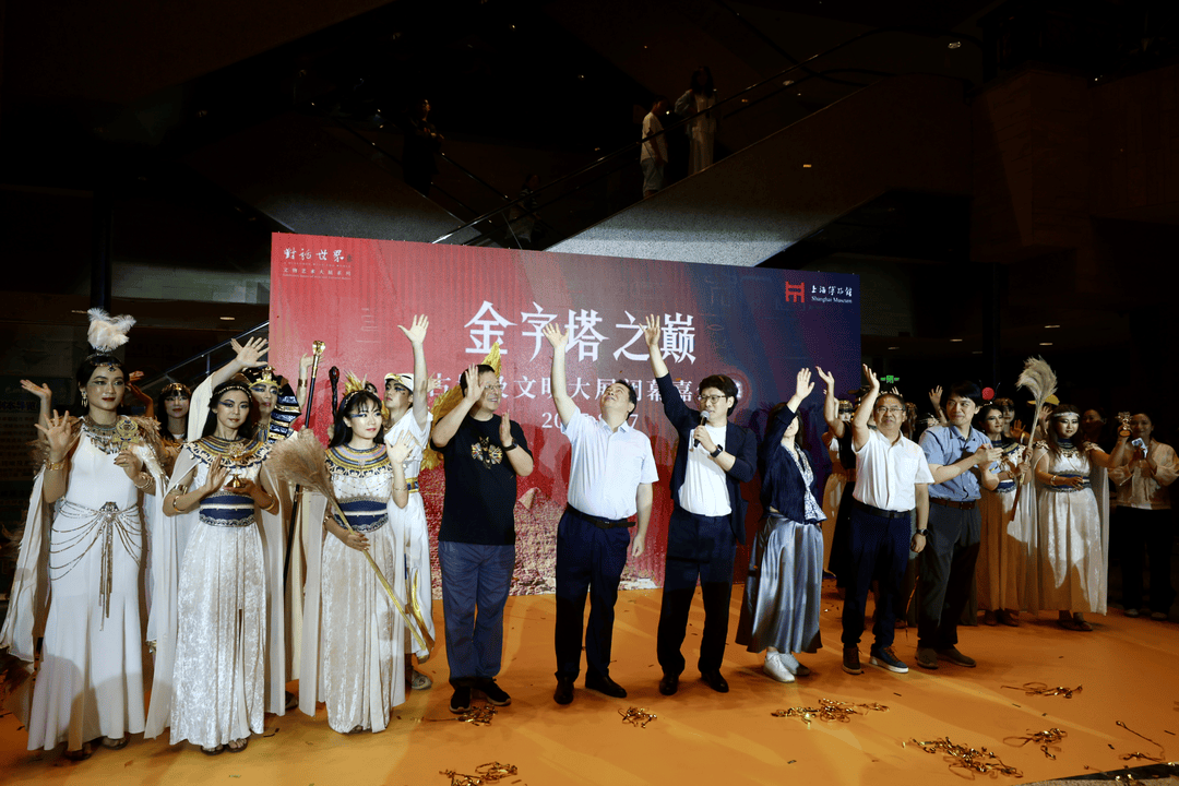 2777966！上博埃及展刷新全球收费特展参观人数纪录 直击收官夜：半夜11点还有观众进场