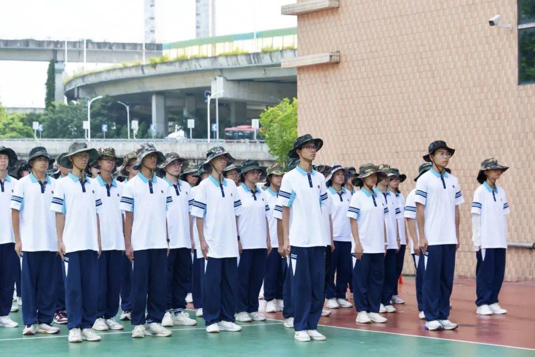 骄阳铸军魂,少年当自强