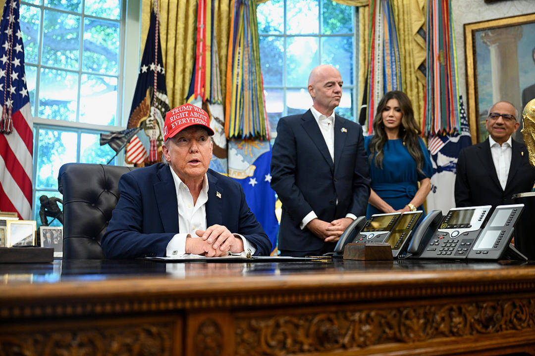 “两周内要举行直接会晤” 特朗普再次威胁制裁俄罗斯-华闻时空