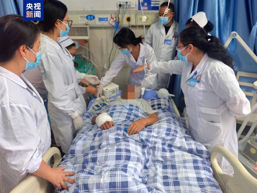 带蛇就医是“必选项”吗？被蛇咬伤后如何处理？