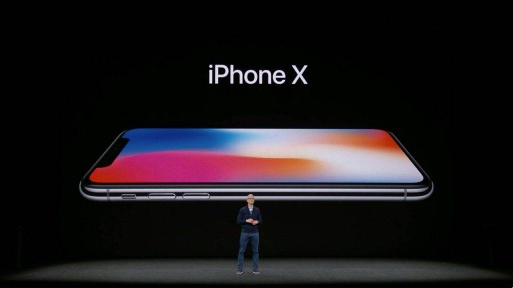 四个「小年」过去，iPhone 总算迎来连续三个「大年」