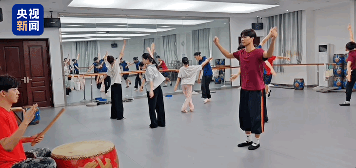 武汉21名学生登上央视！震撼全网