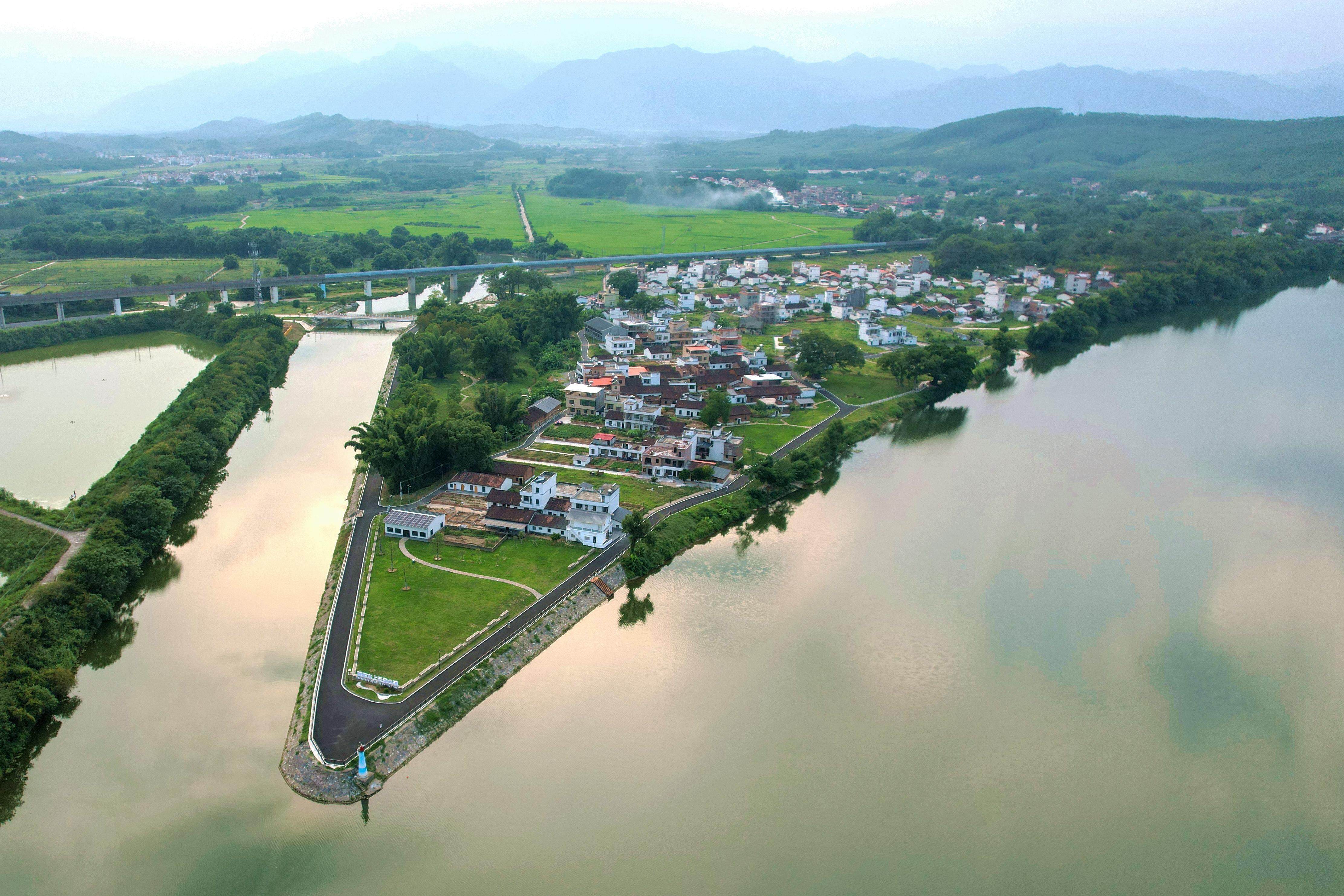 全国文明村水口村:龙舟竞渡聚民心,重教奖学育新人