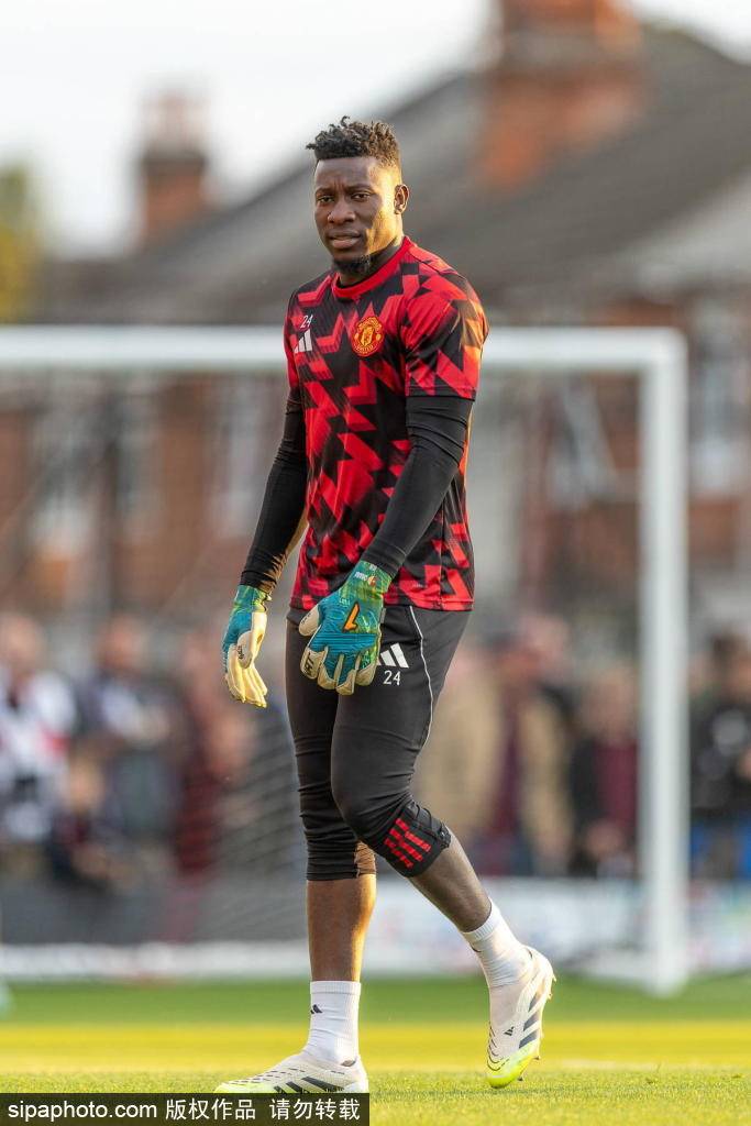 曼联主帅阿莫林命悬一线:门将失误与中场危机何时终结?