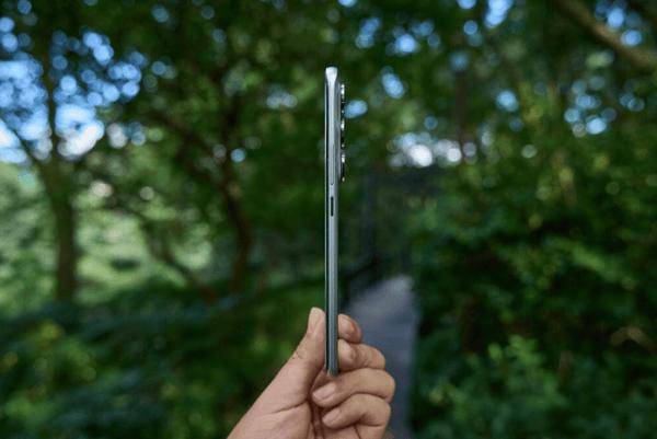 中国品牌发布全球最薄的3D曲面屏手机 机身5.95mm 