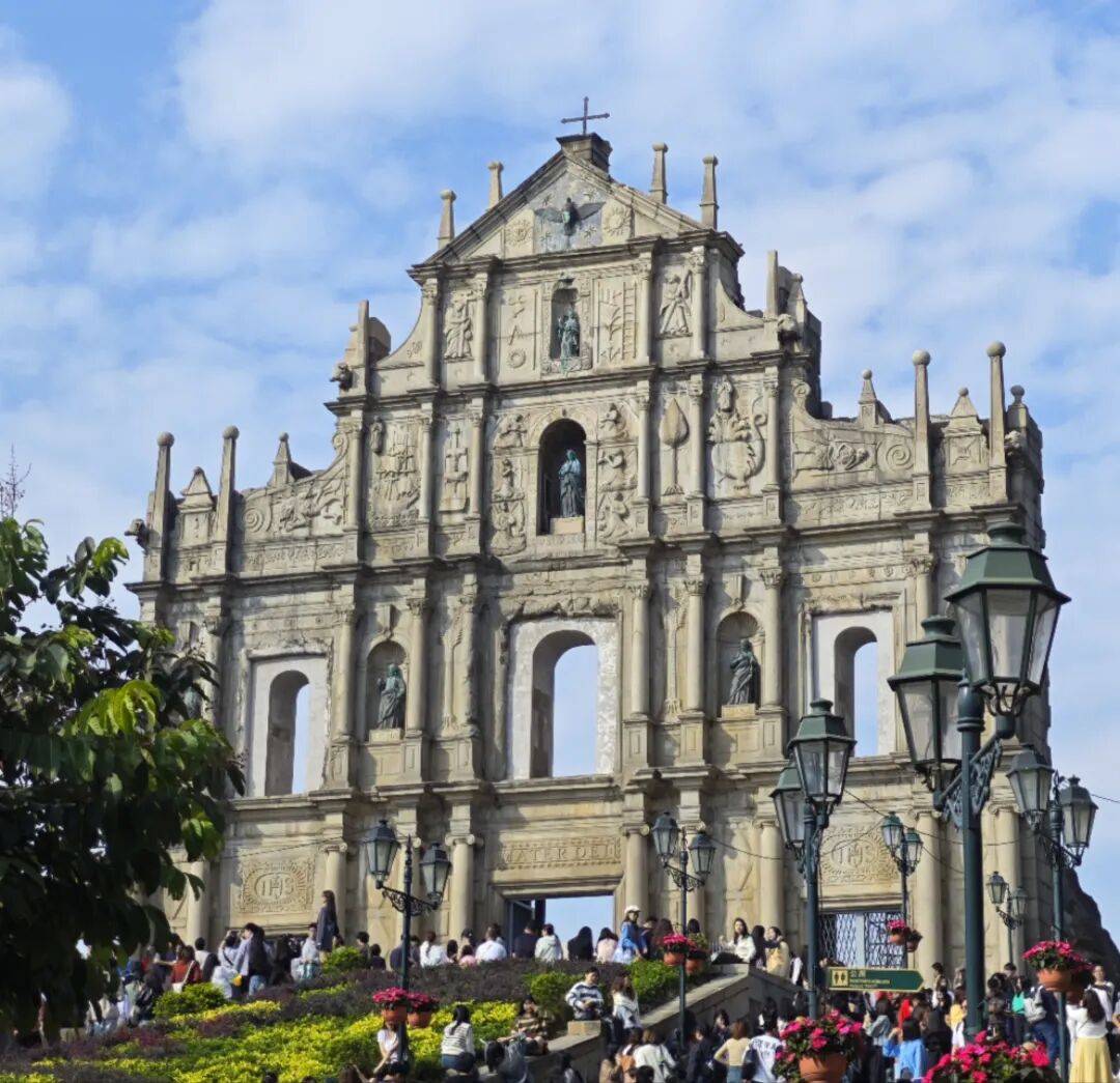 穿越港珠澳大桥 !