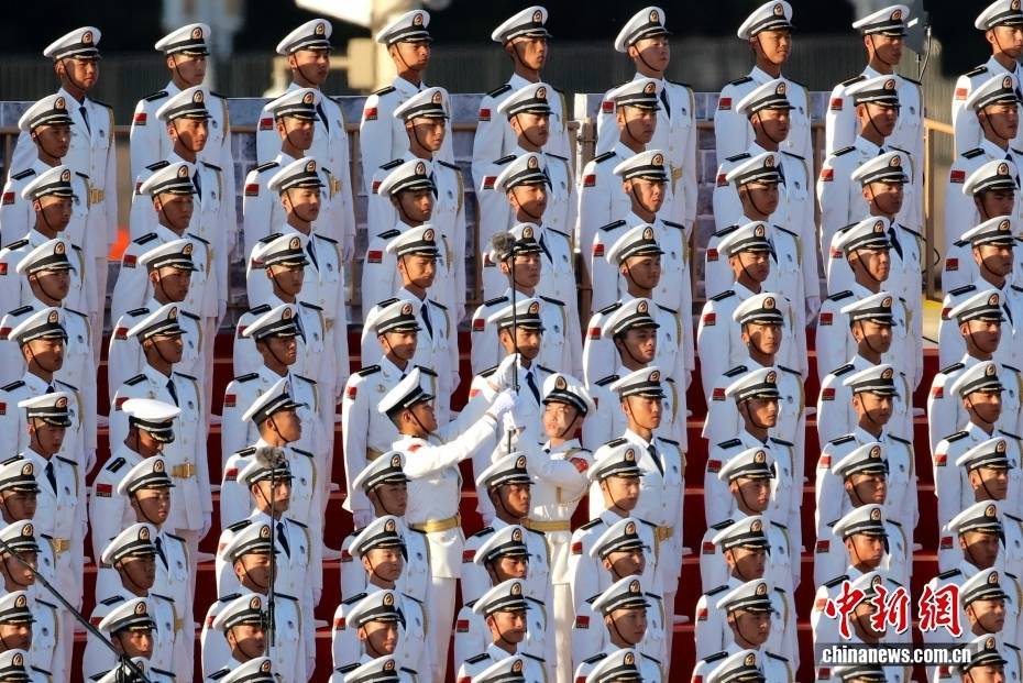 【中新画报】钢铁为笔 天空为卷 震撼回顾抗战胜利70周年阅兵