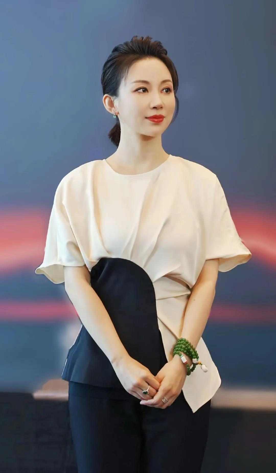 世界女子排名第一的斯诺克职业选手