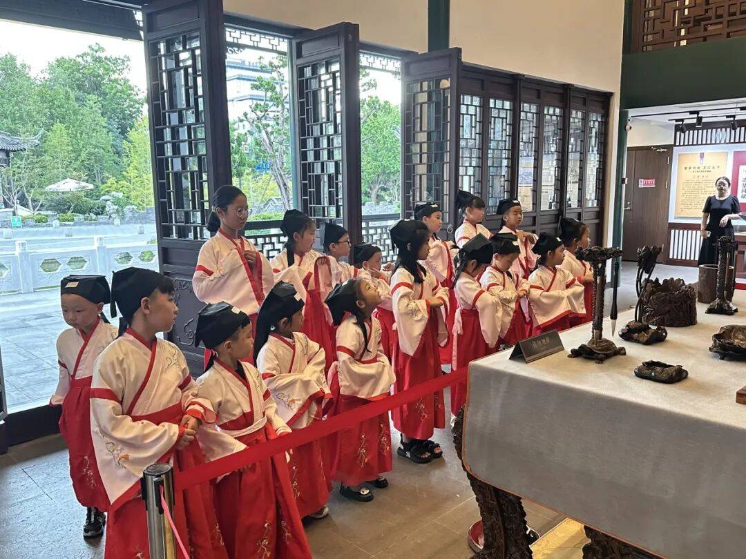 通过朱砂启智,击鼓明志