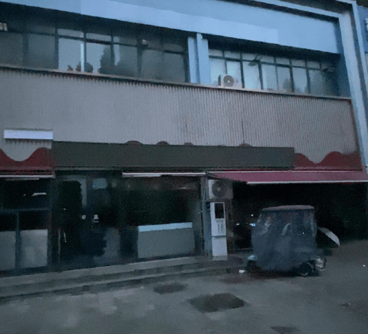 “3女带4孩续面”事件面馆招牌已拆除