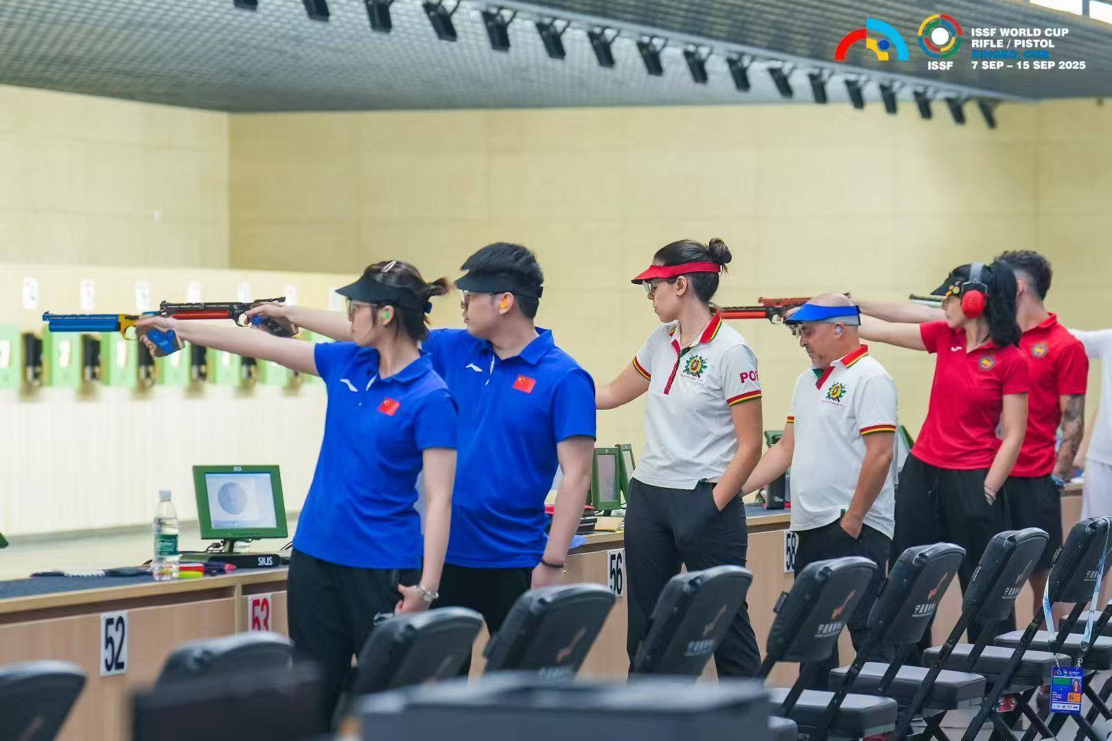 赛中战胜捷克组合,获得冠军,为中国射击队获得本届世界杯的首枚金牌