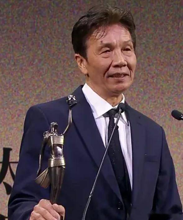 红极一时的"成家班"演员现状,多位已悄然离世,有人一生无儿女