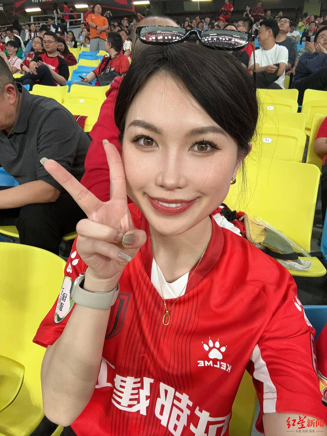 “川超”成都队队徽设计者竟是一位学金融的蓉城女球迷！