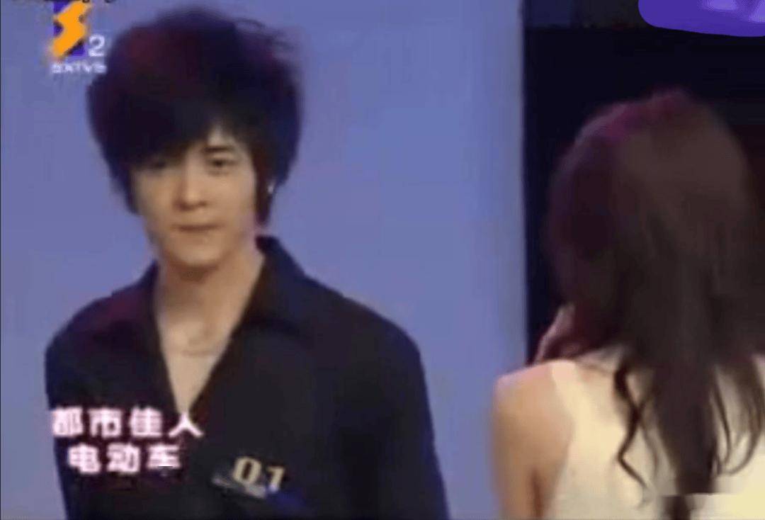 2006年,付辛博在陕西电视台《爱上都市女孩》中就初露锋芒,次年东行