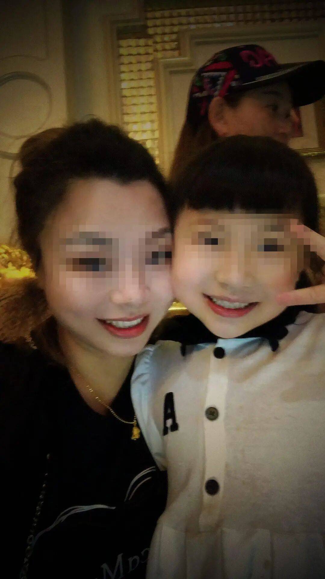 8岁女孩被邻居带去长江游泳溺亡，家人起诉索赔109万元案件开庭，女孩母亲：面对证据邻居全面否认