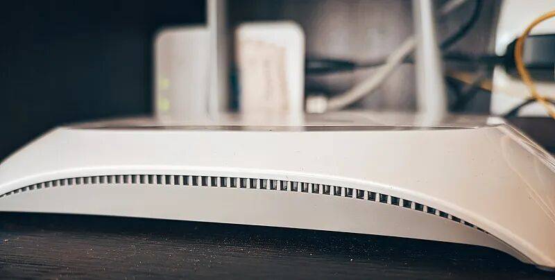 路由器放在哪个位置网速更快？很多人都摆错了→