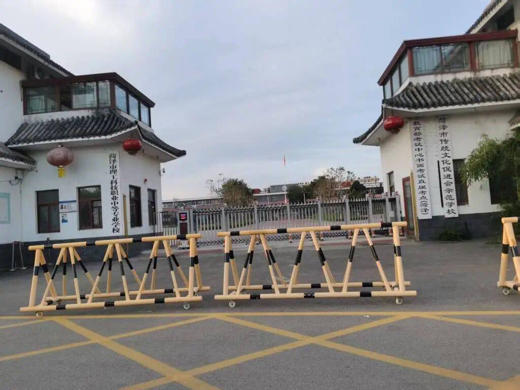 一名16岁的学生突然在学校去世，学校回答