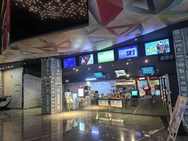13部影片竞逐国庆档 目前预售和点映票房同比降四成
