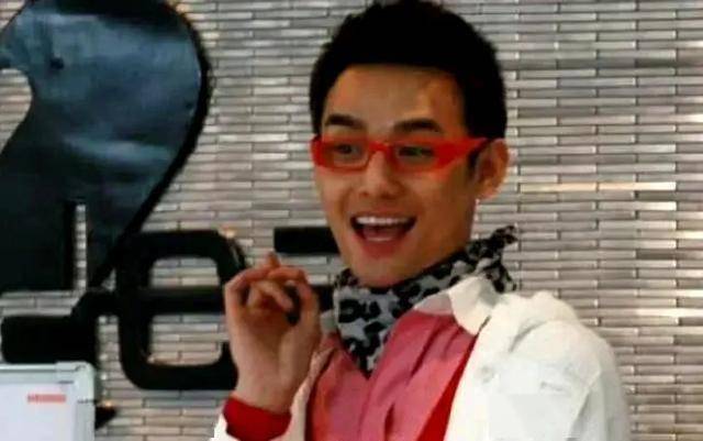 当初凭借《丑女无敌》中的娘娘腔陈家明被大家认识