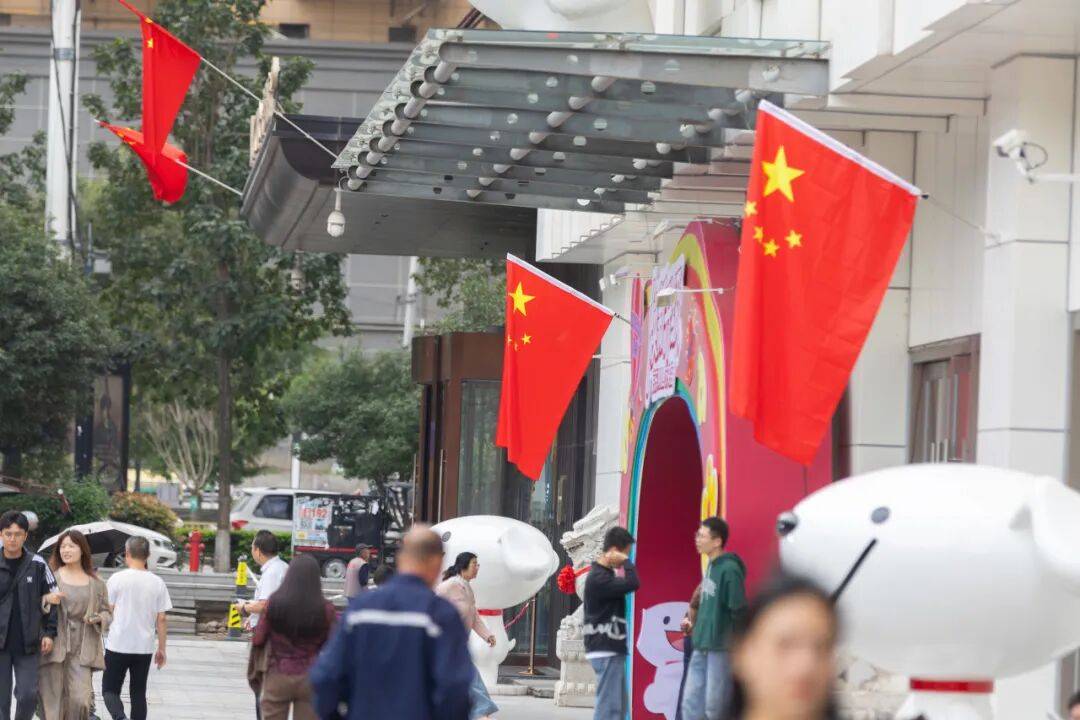 最是一抹“中国红”！