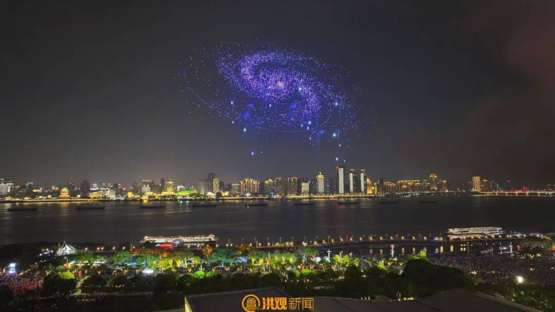 全网刷屏！这场烟花，有“亿点点”震撼！