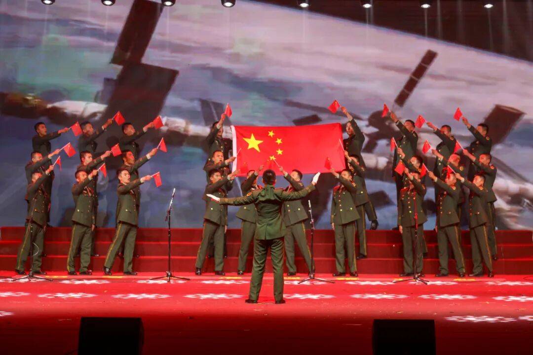 欢度国庆丨引吭高歌，赞颂伟大祖国