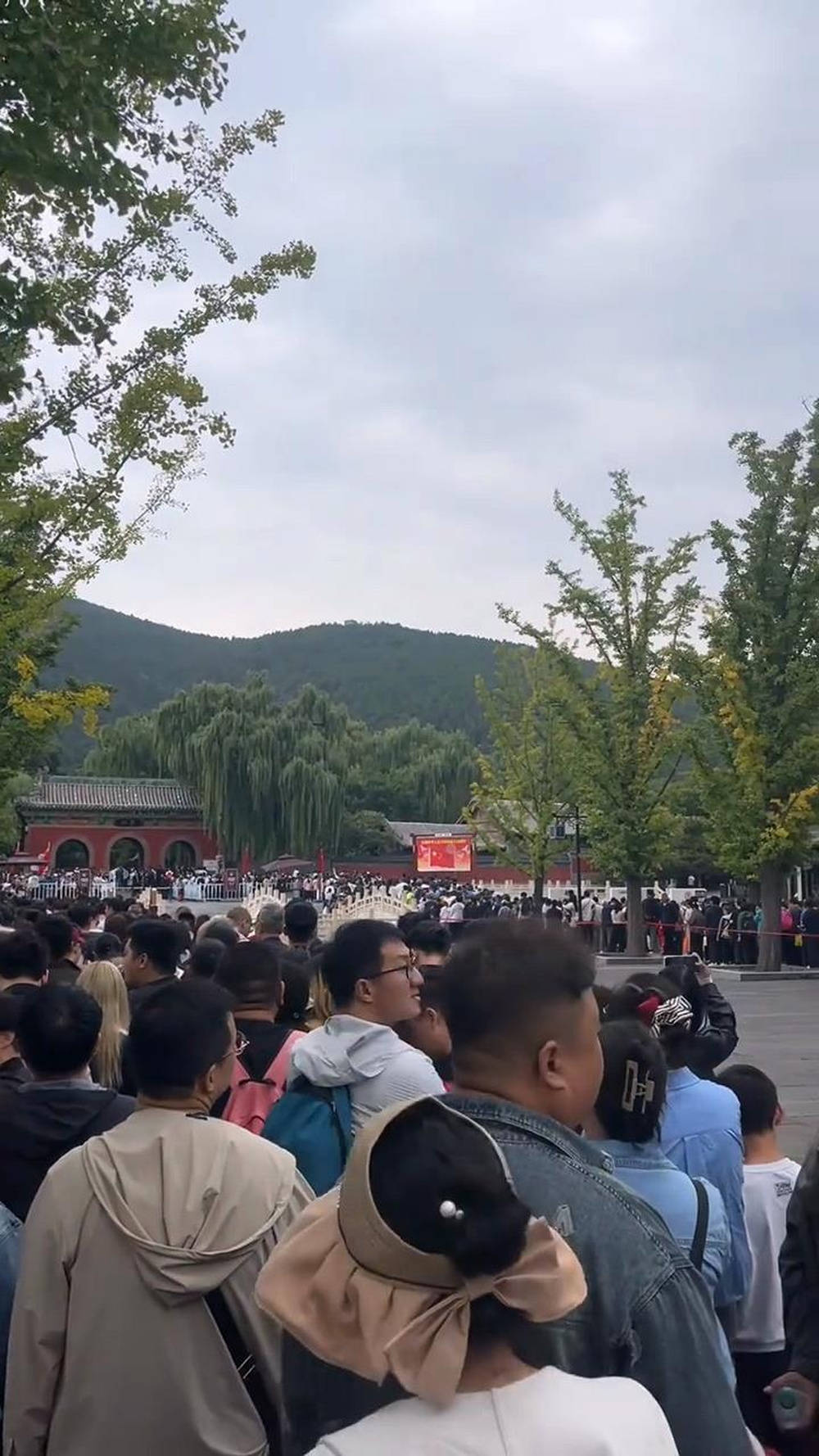 国庆假期第三天人山人海，山西晋祠博物馆首发“客满”预警