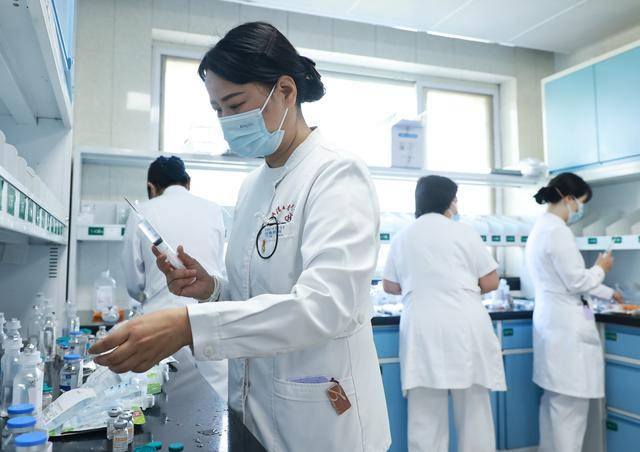 新华社政论丨携手为人类命运共同体撑起辽远发展天空——写在全球妇女峰会即将在北京举行之际