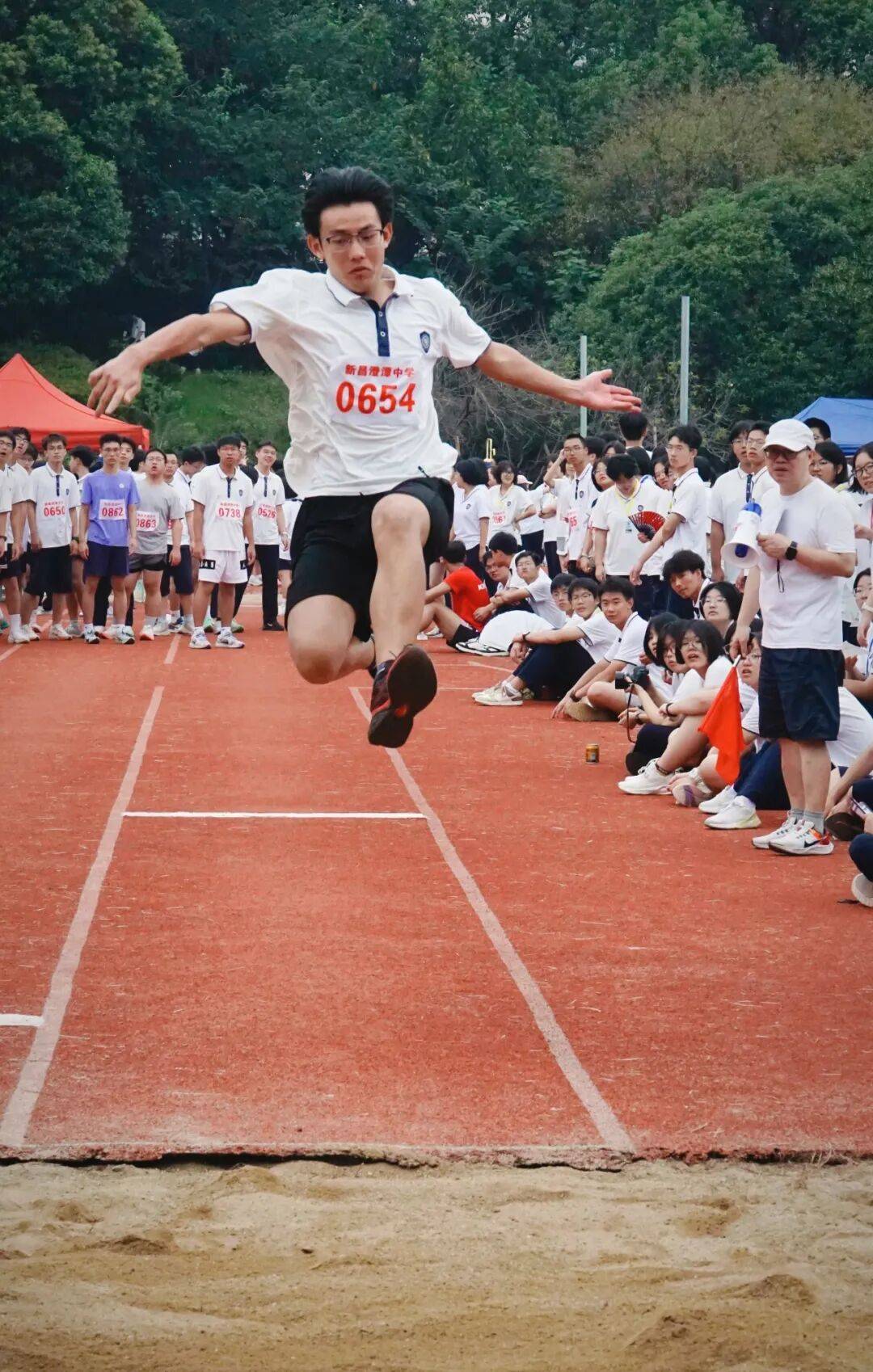 昂扬拼搏之姿 绽放青春芳华