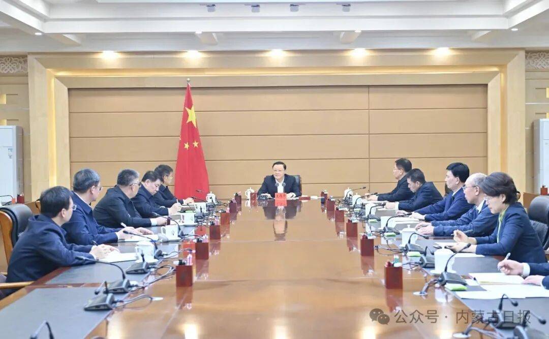 王伟中走访自治区人大常委会政府政协机关 包钢张延昆参加